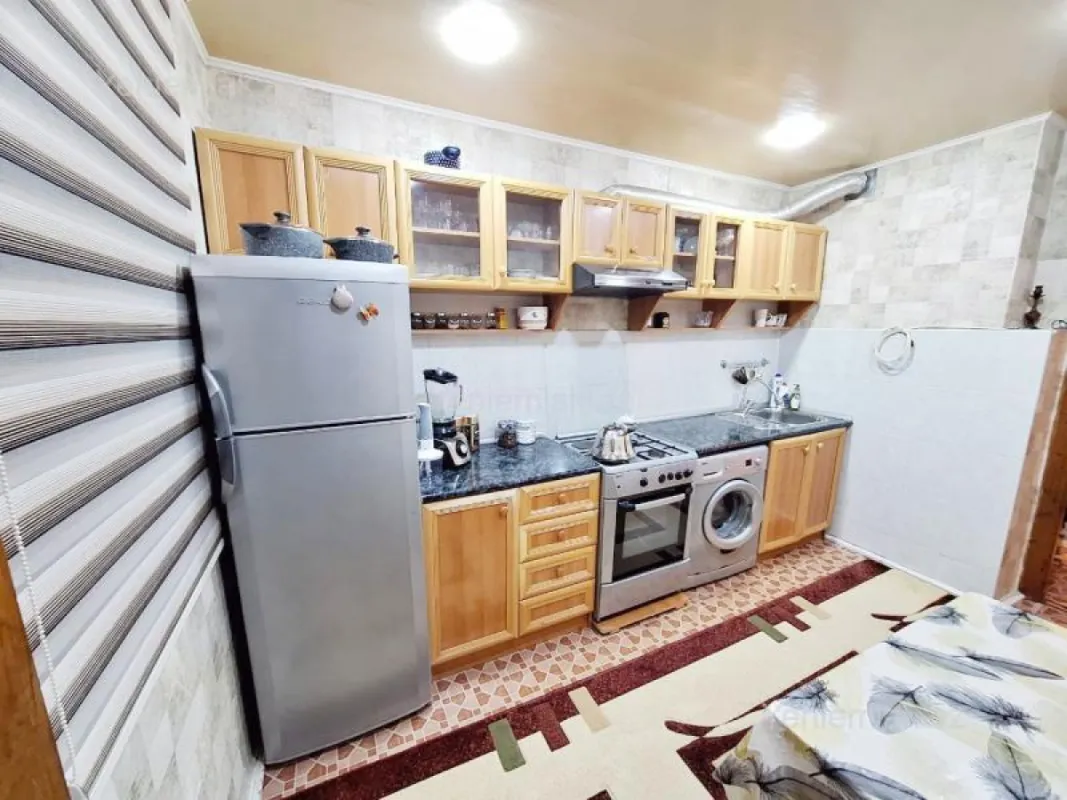 Satılır 3 otaqlı köhnə tikili 80 m²