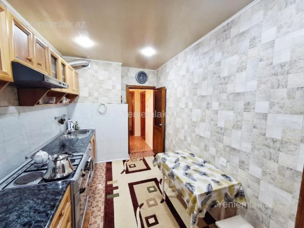 Satılır 3 otaqlı köhnə tikili 80 m²