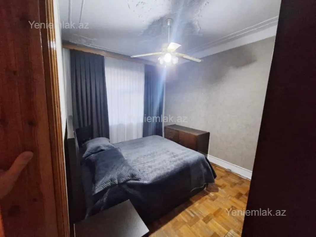 Satılır 3 otaqlı köhnə tikili 80 m²