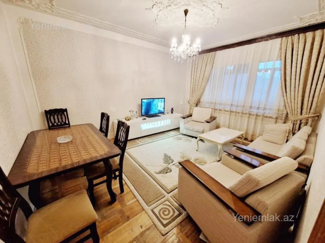 Satılır 3 otaqlı köhnə tikili 80 m²