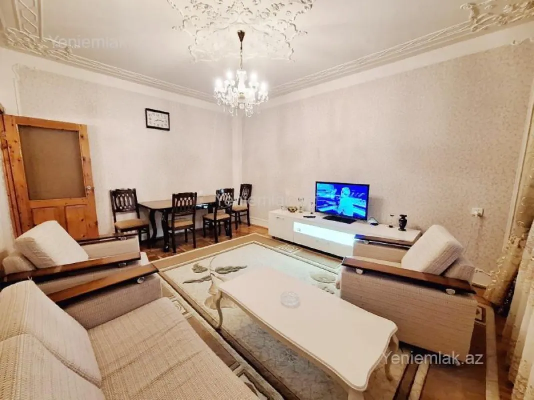 Satılır 3 otaqlı köhnə tikili 80 m²