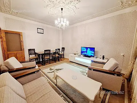 Satılır 3 otaqlı köhnə tikili 80 m²
