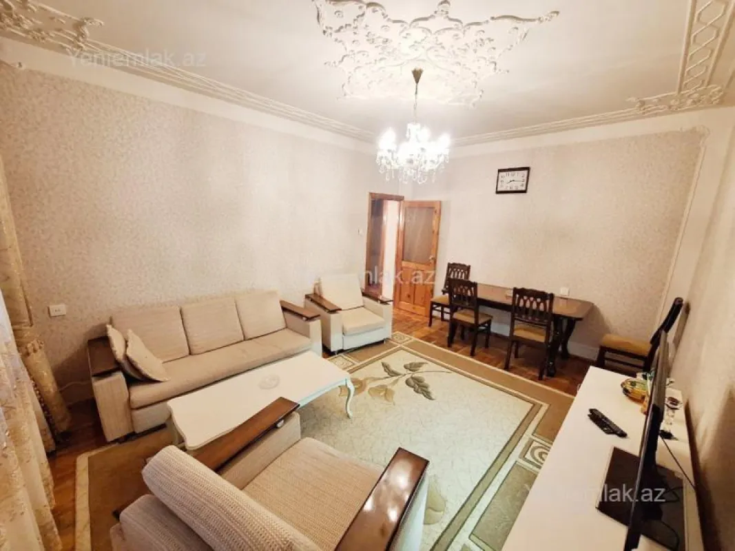 Satılır 3 otaqlı köhnə tikili 80 m²