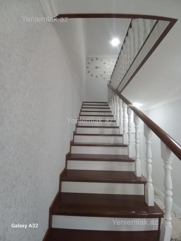 Satılır 4 otaqlı həyət evi 170 m²