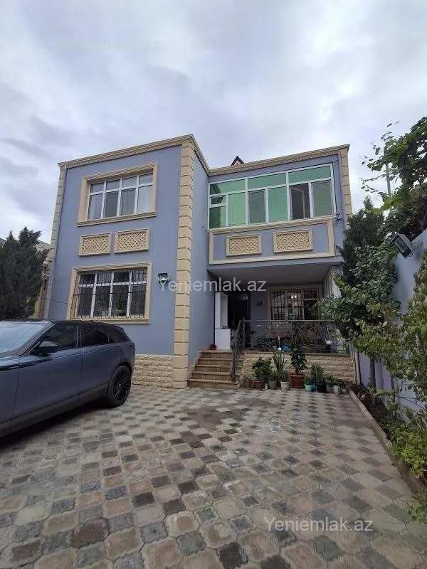 Satılır 5 otaqlı həyət evi 240 m²