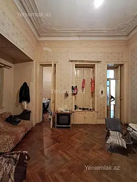 Satılır 2 otaqlı köhnə tikili 65 m²