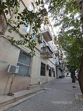 Satılır 2 otaqlı köhnə tikili 65 m² — Bakı, Səbail 2 otaq 65.00 m²