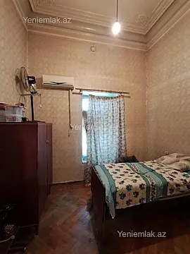 Satılır 2 otaqlı köhnə tikili 65 m²