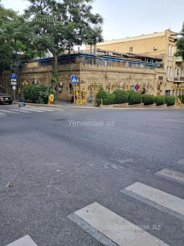 Satılır 2 otaqlı köhnə tikili 65 m²