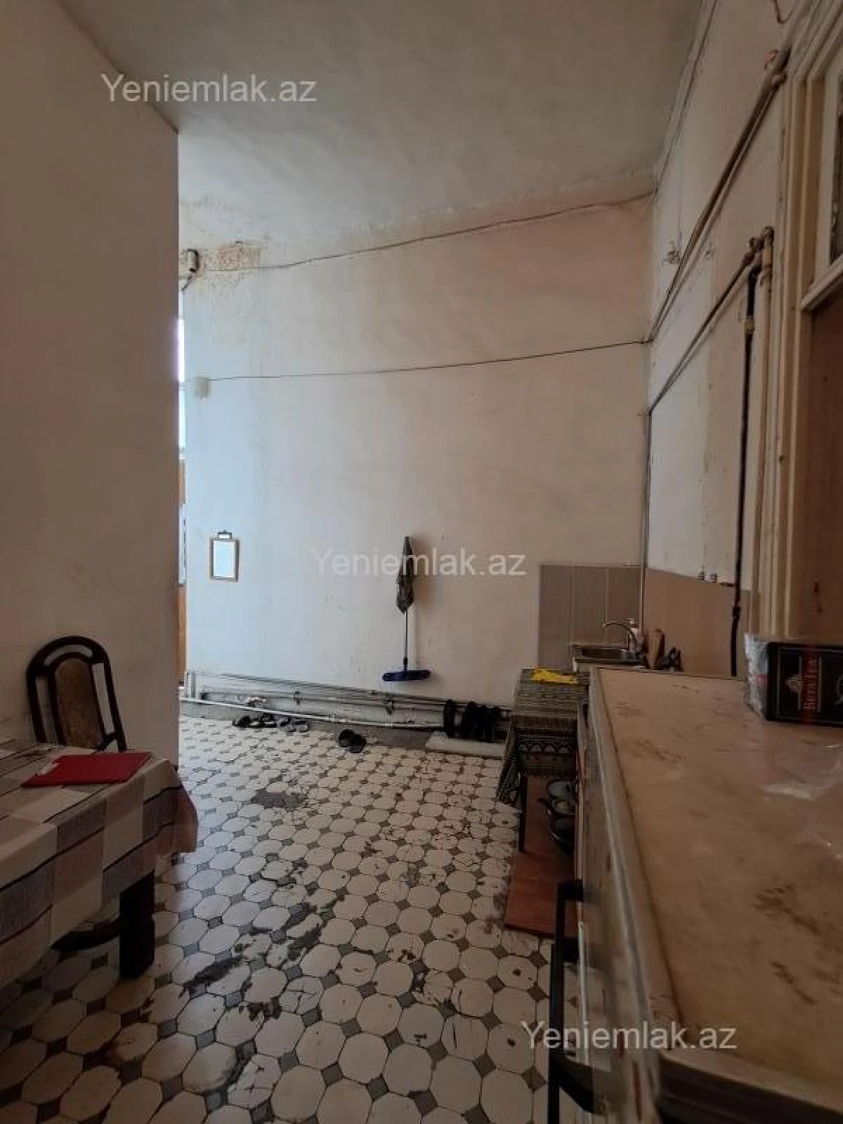 Satılır 2 otaqlı köhnə tikili 65 m²
