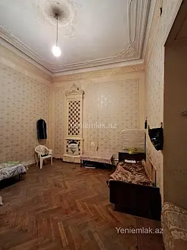 Satılır 2 otaqlı köhnə tikili 65 m²