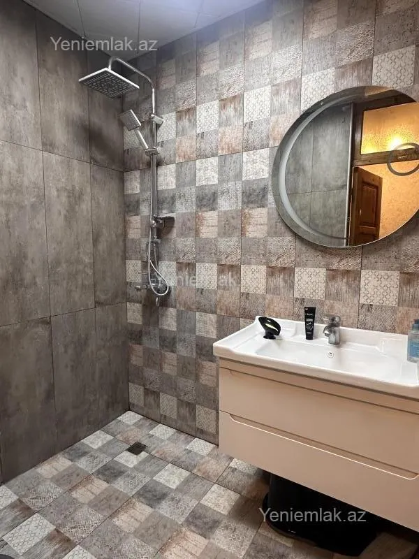 Satılır 3 otaqlı köhnə tikili 70 m²