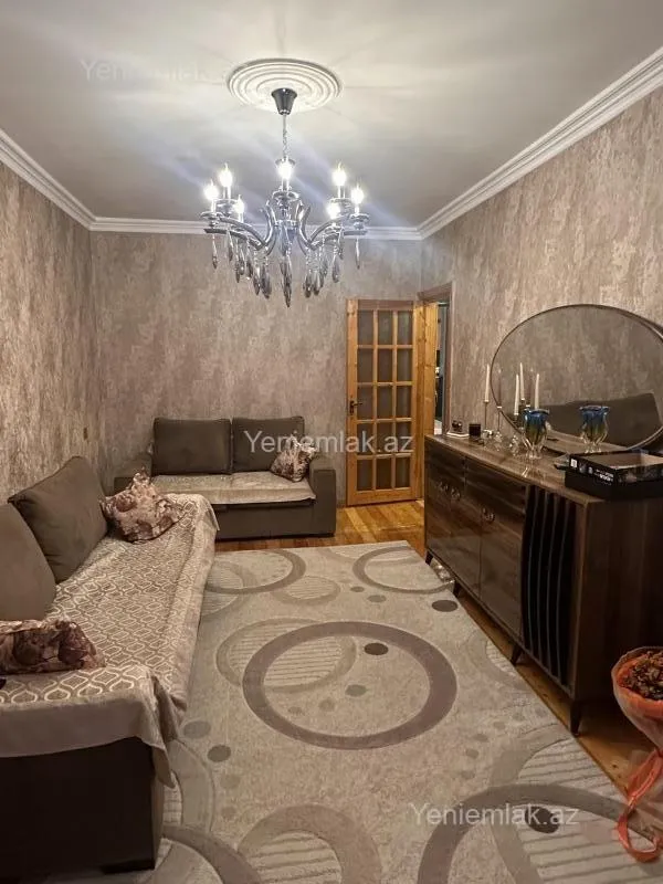 Satılır 3 otaqlı köhnə tikili 70 m²