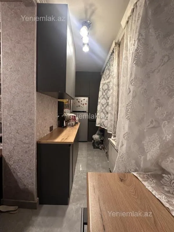 Satılır 3 otaqlı köhnə tikili 70 m²