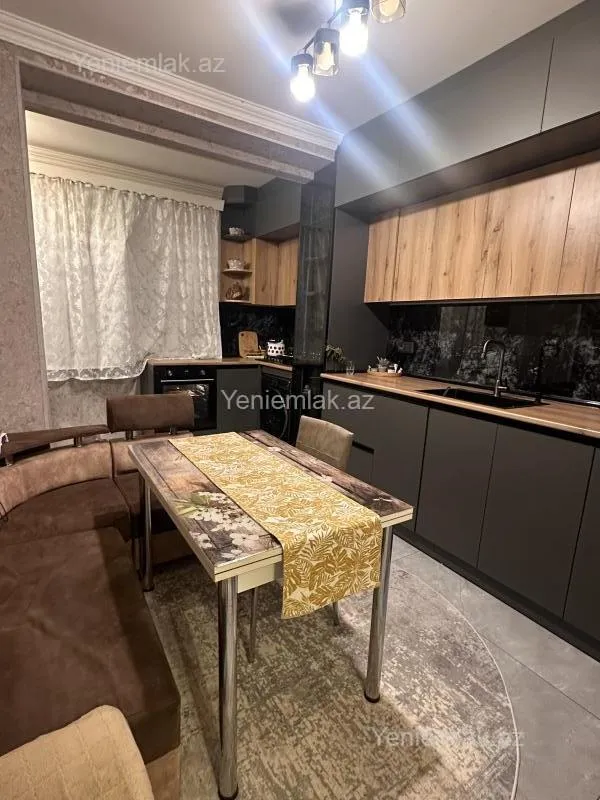 Satılır 3 otaqlı köhnə tikili 70 m²