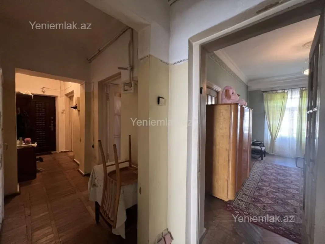 Satılır 3 otaqlı köhnə tikili 95 m²