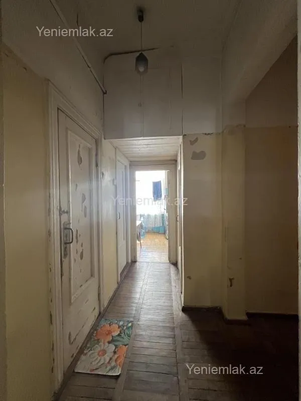 Satılır 3 otaqlı köhnə tikili 95 m²