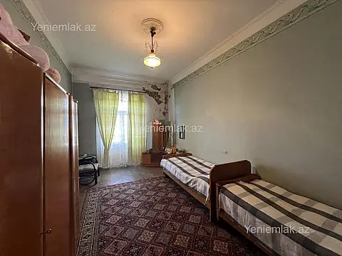 Satılır 3 otaqlı köhnə tikili 95 m²