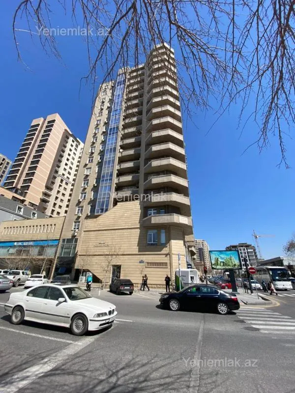 Satılır 3 otaqlı yeni tikili 133 m²