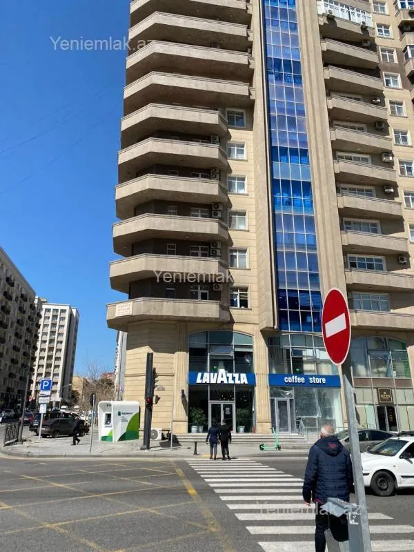 Satılır 3 otaqlı yeni tikili 133 m²