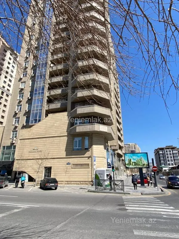 Satılır 3 otaqlı yeni tikili 133 m²