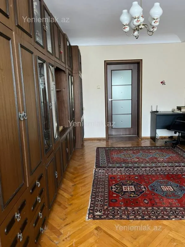 Satılır 3 otaqlı köhnə tikili 75 m²