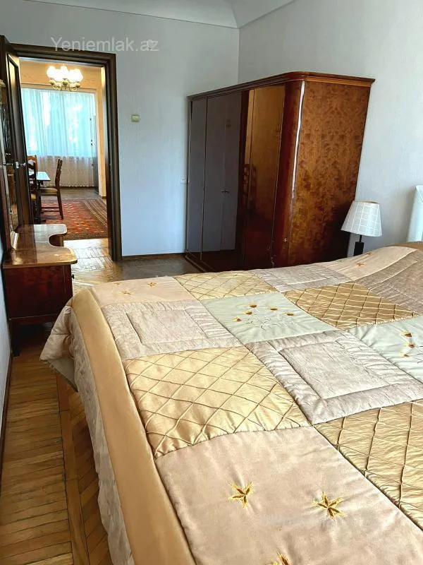 Satılır 3 otaqlı köhnə tikili 75 m²