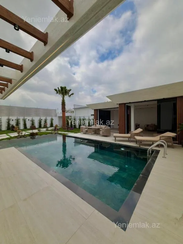 Satılır 5 otaqlı həyət evi 220 m²