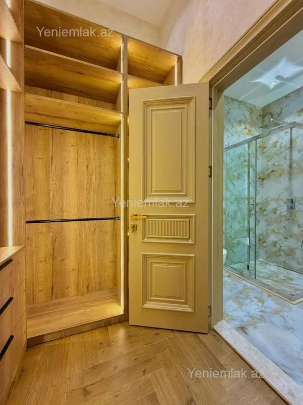 Satılır 5 otaqlı həyət evi 220 m²