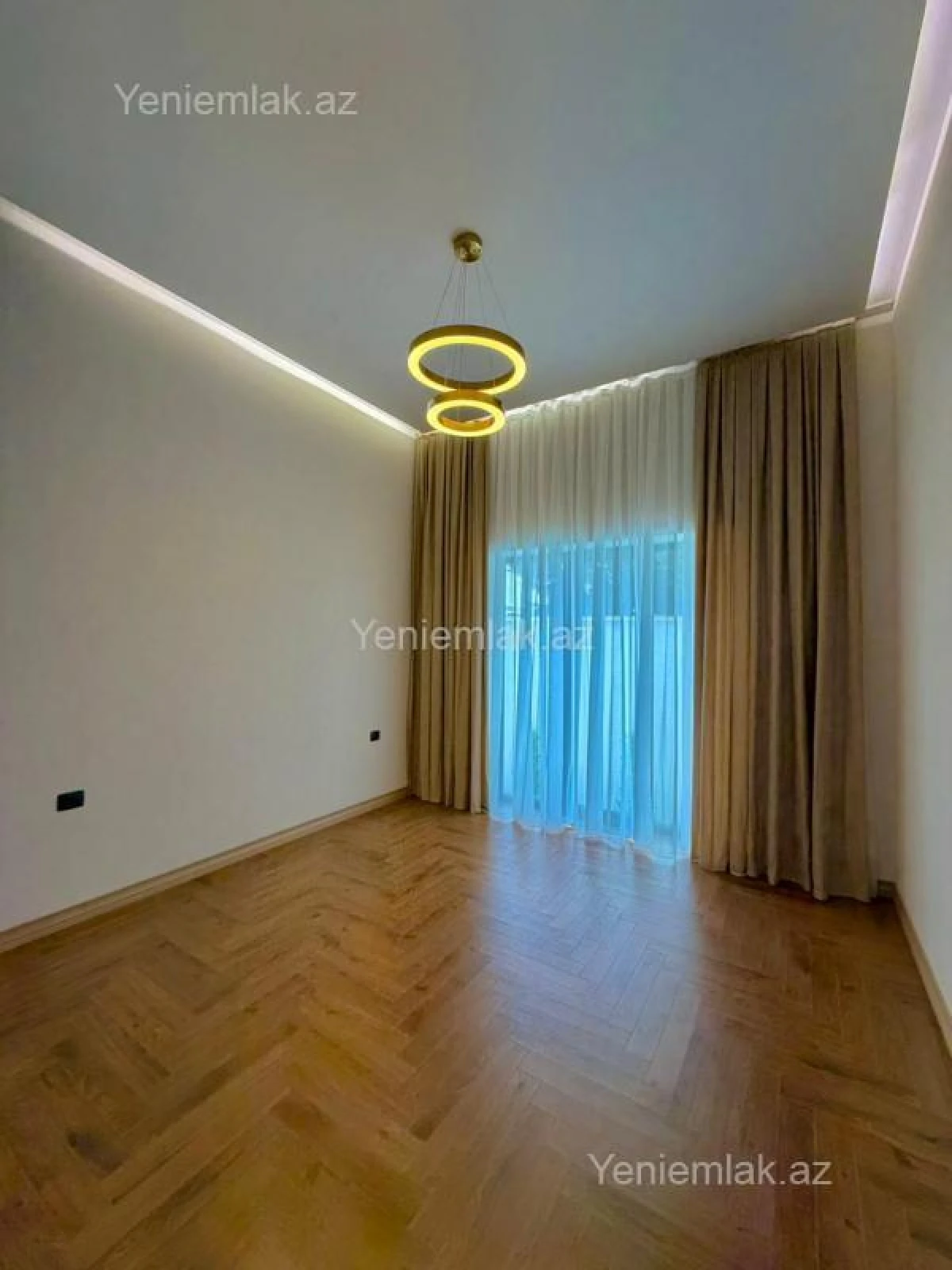 Satılır 5 otaqlı həyət evi 220 m²