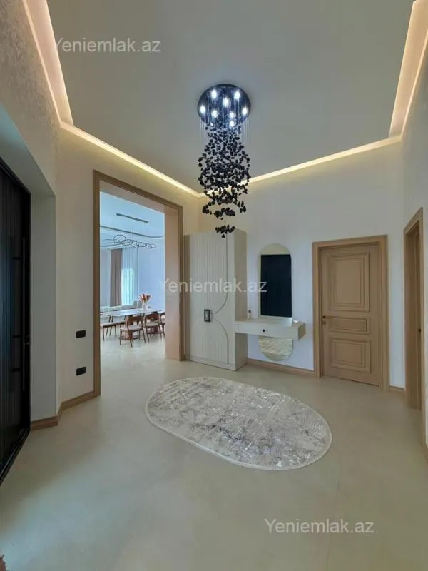 Satılır 5 otaqlı həyət evi 220 m²