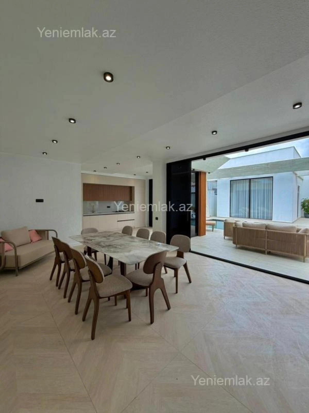 Satılır 5 otaqlı həyət evi 220 m²