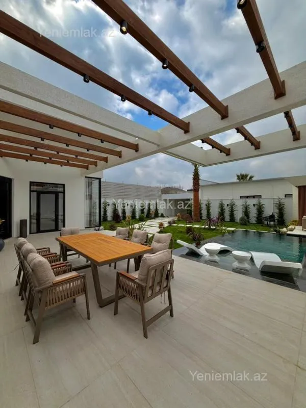 Satılır 5 otaqlı həyət evi 220 m²