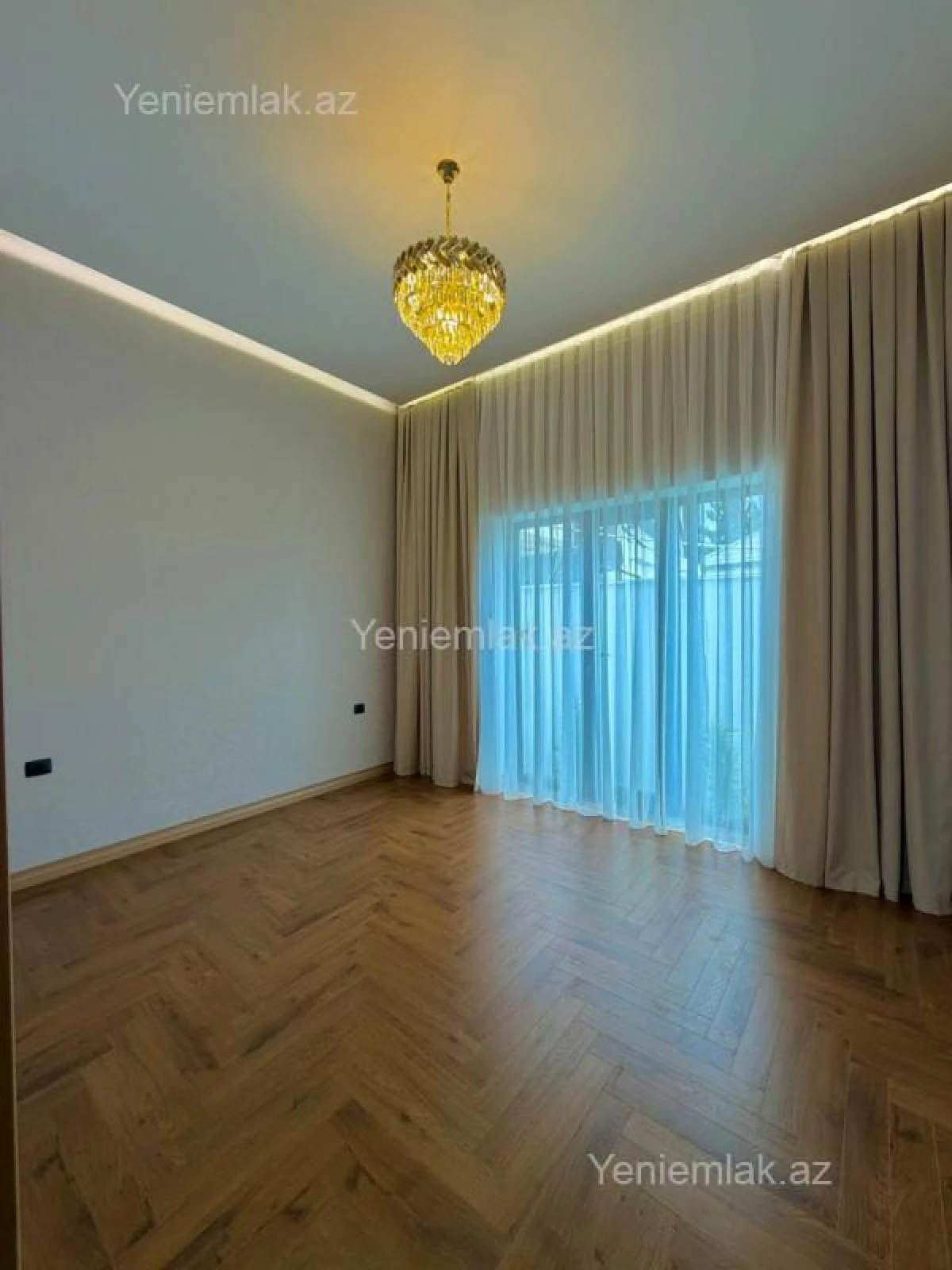 Satılır 5 otaqlı həyət evi 220 m²