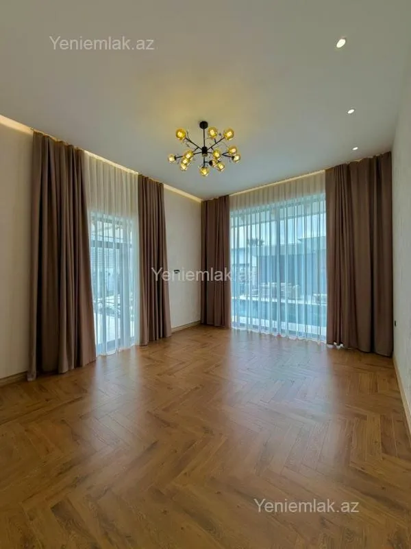 Satılır 5 otaqlı həyət evi 220 m²