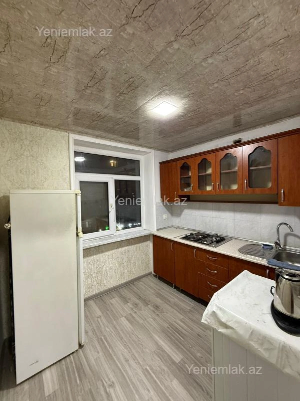 Satılır 1 otaqlı köhnə tikili 35 m²