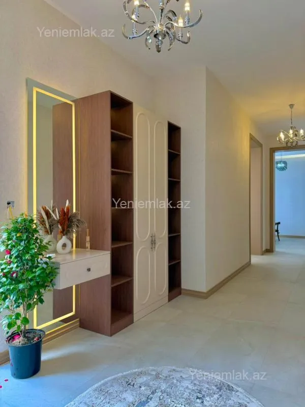 Satılır 4 otaqlı həyət evi 200 m²