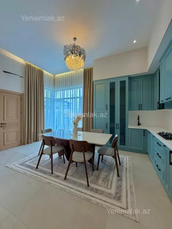 Satılır 4 otaqlı həyət evi 200 m²