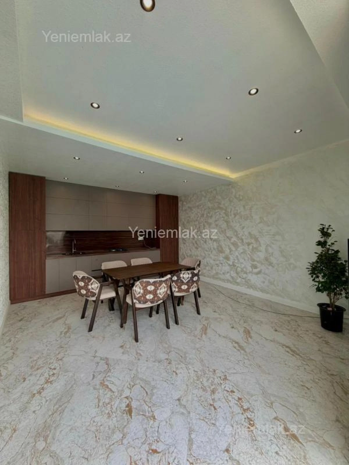 Satılır 4 otaqlı həyət evi 200 m²