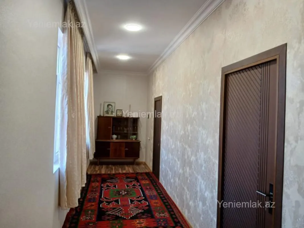Satılır 5 otaqlı həyət evi 197 m²