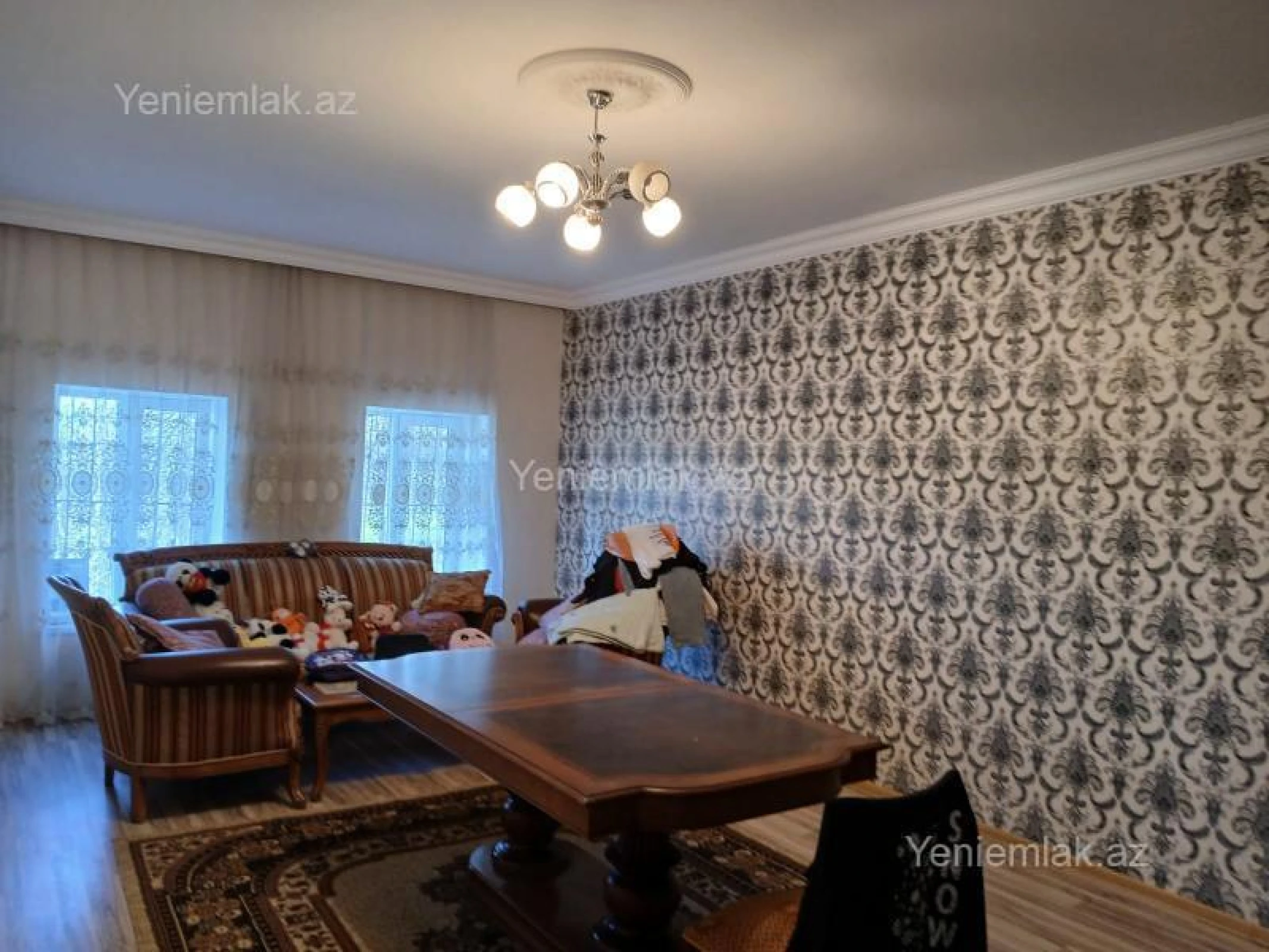 Satılır 5 otaqlı həyət evi 197 m²