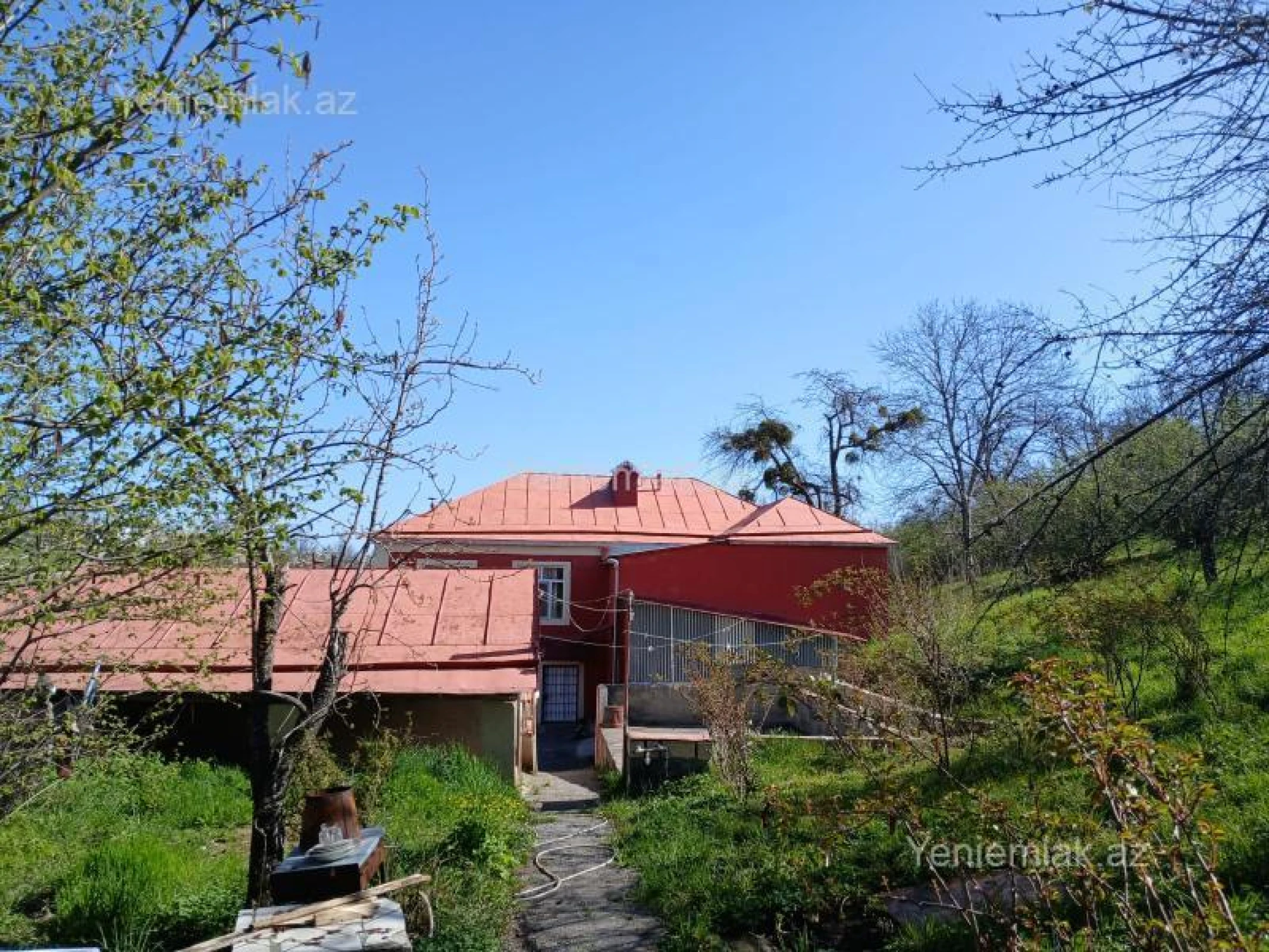 Satılır 5 otaqlı həyət evi 197 m²