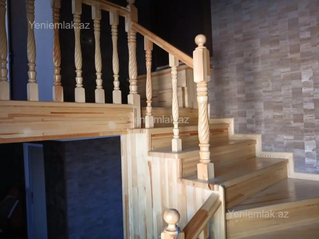 Satılır 5 otaqlı həyət evi 197 m²