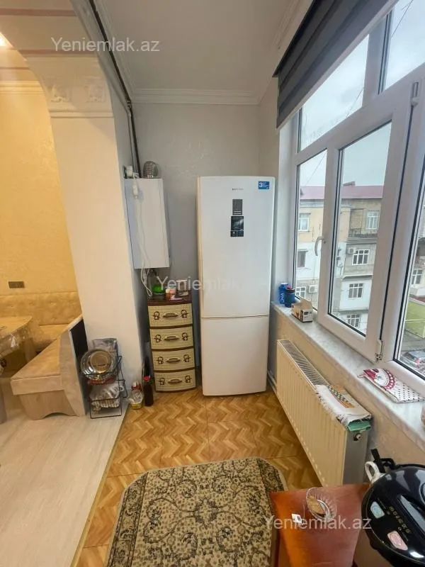 Satılır 3 otaqlı köhnə tikili 75 m²