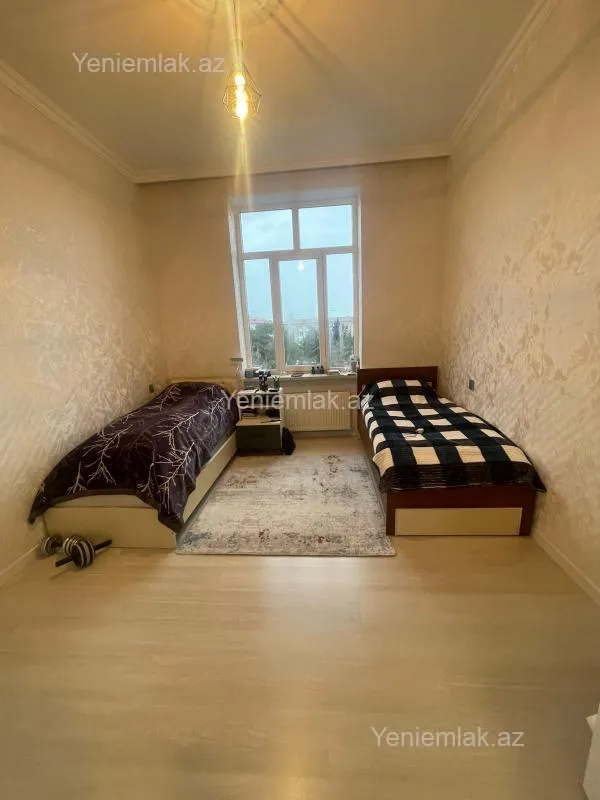 Satılır 3 otaqlı köhnə tikili 75 m²