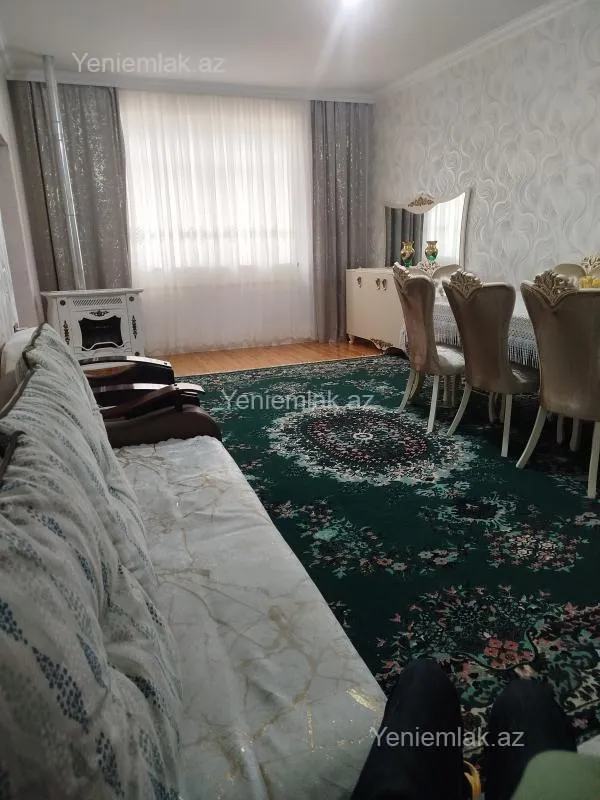 Satılır 5 otaqlı həyət evi 200 m²