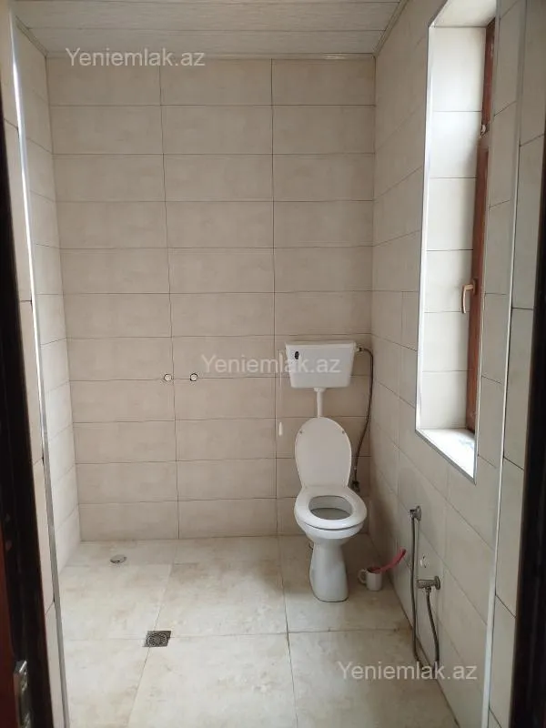 Satılır 5 otaqlı həyət evi 200 m²