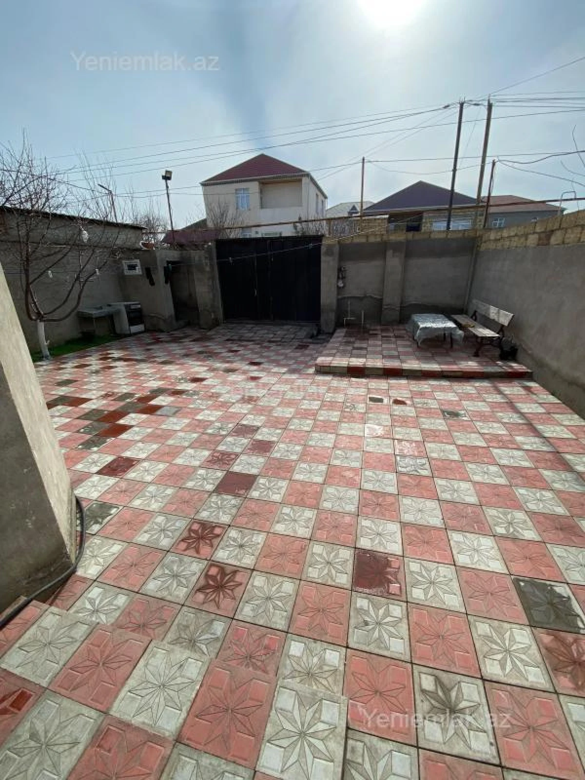 Satılır 5 otaqlı həyət evi 200 m²