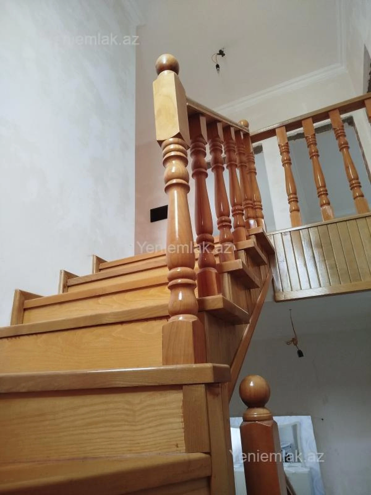 Satılır 5 otaqlı həyət evi 200 m²