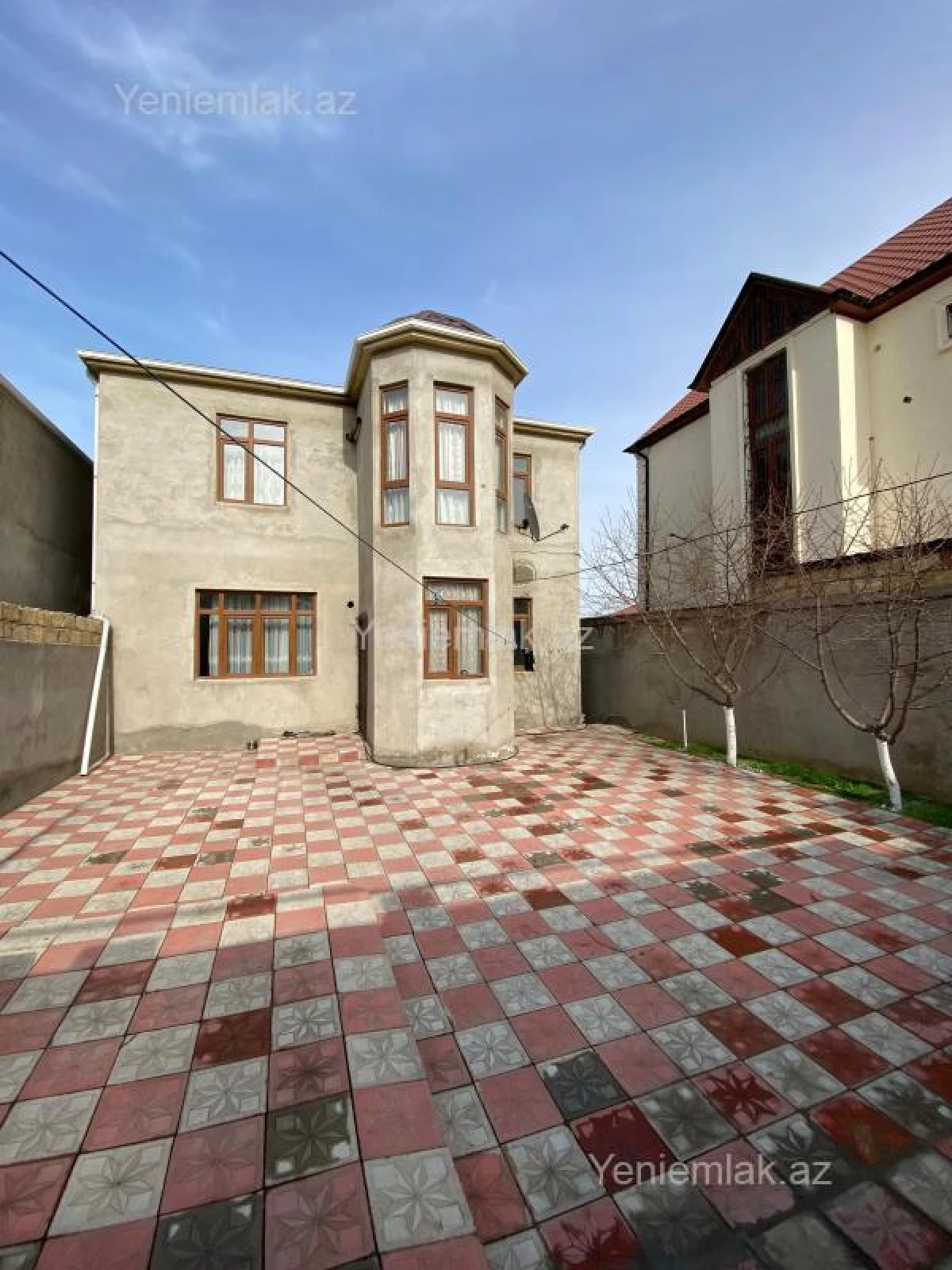 Satılır 5 otaqlı həyət evi 200 m²
